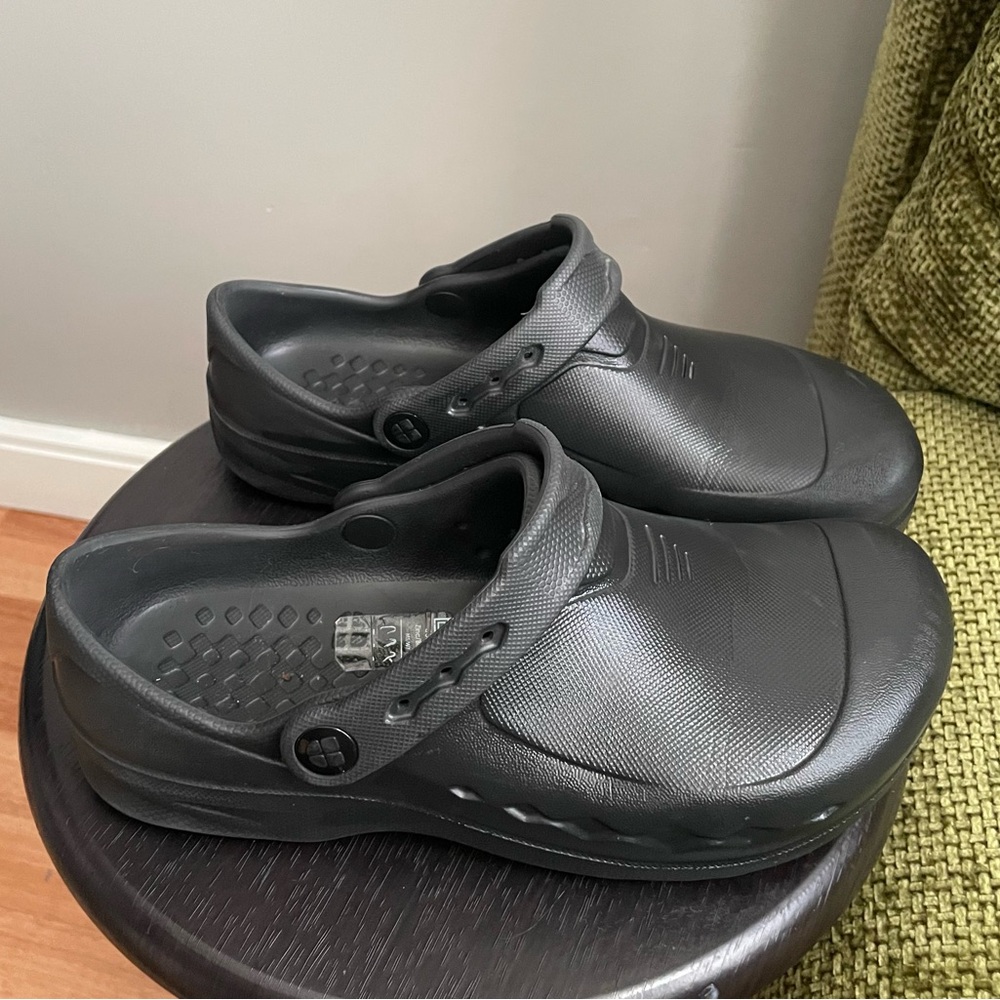 SHOES FOR CREWS Unisex Black Zinc Clogs / Size: W7 M5 - Picture 6 of 10